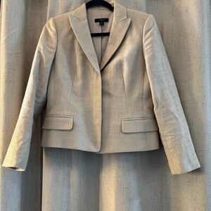 Ann Taylor Beige Hidden Button Textured Blazer Size 6 Petite. Fully Lined